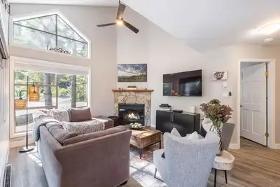 Image de Walk to Creekside Gondola | Bbq | Pets | Free parking