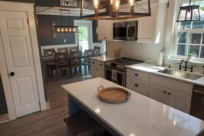 Image de Bullseye modern farm house 15 minutes to Ogunquit. \n