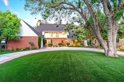 Image de Stunning Mansion 5min Walk to Rose Bowl \n#The area is not affected by the fire! \n
