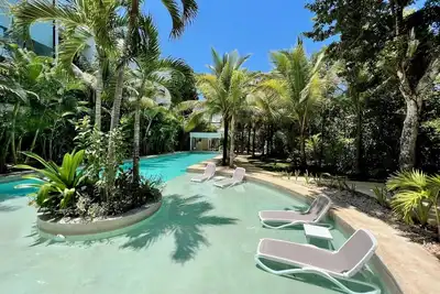 Image de 2-Bedroom Penthouse Lockoff w/Private Terrace for Rent in Bahia Principe, Tulum