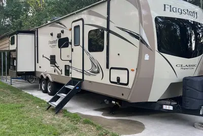 Image de 2019 Forest River with 4 slide outs, 2 A/C’s. Huge bunkhouse with 2 slideouts