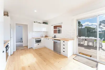 Image de Joffs Beach House, fire pit, central location
