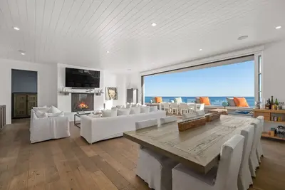 Image de The Malibu Sandcastle l Beachfront & Private Rd