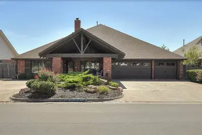 Image de Okc Thunder, Okc Concerts, Okc Everything with a family sized relaxing retreat