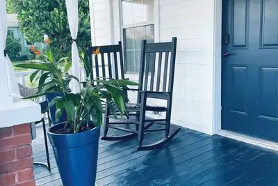 Image de Only 4 bedroom with a view of Main Street located in the Downtown Core District