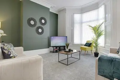 Image de Spacious & Modern Oasis, 4-Bed House, Sleeps 7