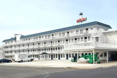 Image de Brand new 1 Br, 1 Bath in the center of Wildwood Crest with ocean view! This condo sleeps 4 people comfortably!