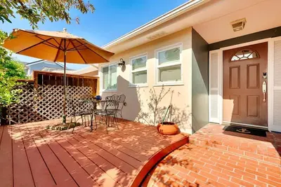 Image de Fall Specials/Walk to Beach/Parking/Pet Friendly