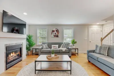 Image de The Driftwood Home, 5 min from Mashpee Commons, Ac