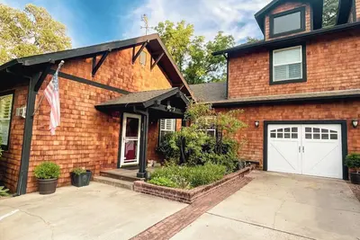 Image de A Spacious and Elegant 3br Californian Retreat