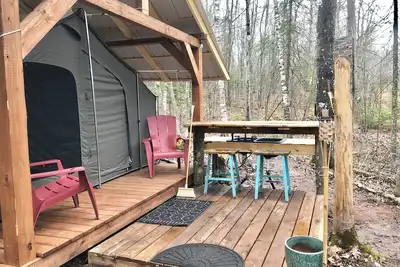 Image de Hike-In Glamping in Bayfield Wisconsin - Sailor Springs Glamping