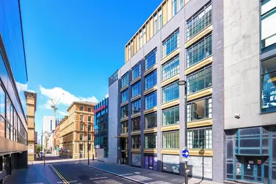 Image de 2 Bedroom Apartment with Balcony
