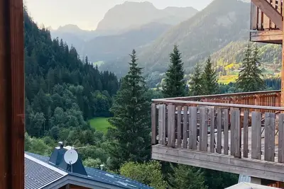 Image de Appartement spacieux (135m2) pour 8+! Châtel 300m, salon & salles tv, garage x2