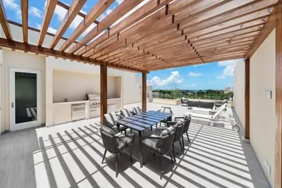 Image de SeaGlass-Luxury Penthouse Suite