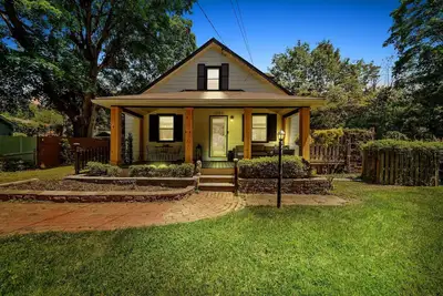 Image de Modern & Cozy 4 bd/3 ba Wc convenience!