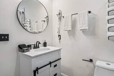 Image de Brand new private 4 bedroom house close to uptown, univercity, Ikea