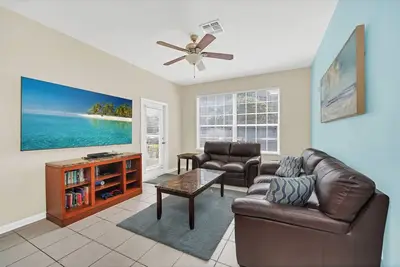 Image de 3 Bedrooms Condo Only Minutes From Disney!
