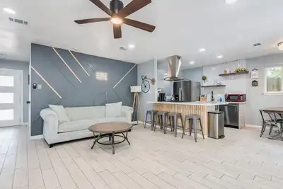 Image de Central/ Heated or Cool Pool/ Spa/Bbq/ Arcade/ Shuffleboard