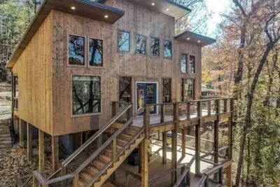 Image de Fun on the River-Modern home near orchards & wineries