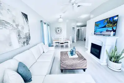 Image de Cozy retreat, Ne cape coral oasis 5 mins to restaurants and shopping plaza.
