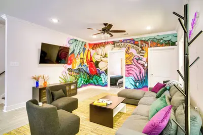 Image de MidCity Mural House in Baton Rouge: 3 Mi to Lsu!