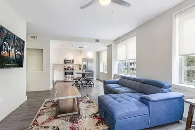 Image de Elegant 1br Condo in California Building