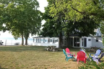 Image de Lil's on the Lake - On Crystal Lake, Dog-Friendly, and Short Walk to Downtown Beulah!