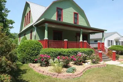 Image de Leelanau Cottage - Gorgeous & Great Location! Walking Distance to Beach and Downtown!