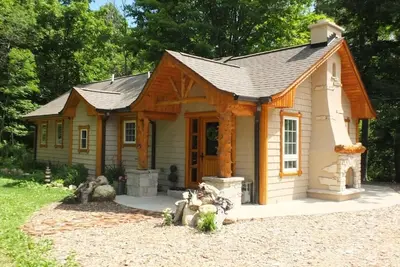 Image de La Maison Malabar - Gorgeous Luxury Cabin in a Great Location!