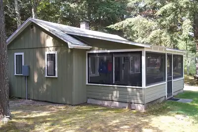 Image de Twin Birch Resort - The Green Laker Cabin: Lakefront with Dock, Rowboat, and Kayak!