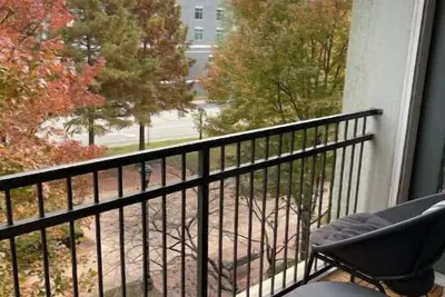 Image de 2Bdr Condo W/Bonus room in the Heart of Atlanta!