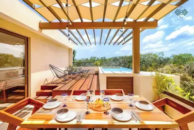 3 Bedroom Luxury Penthouse, Private Pool