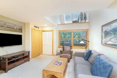 Image de Alpine Find! Ski In/Out Value | Views, Deck, Hot Tub @ Cimarron Lodge
