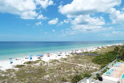 Image de Stunning Penthouse Indian Rocks Beach Condo