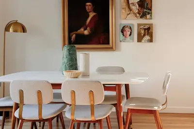 Image de Darlington Mid-Century Charm