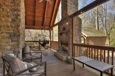 Image de Harley's River Retreat - Pet-friendly & hot tub in Coosawattee!