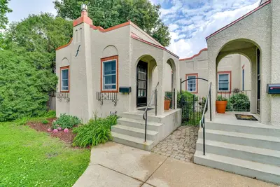 Image de The Cooper, a charming Double Bungalow just Blocks from W River Parkway