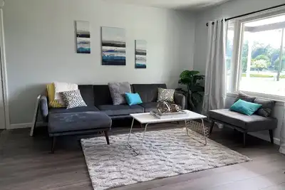 Image de Newly Remodeled Home mins to Grand Park Sports Complex, biking & walking trails.