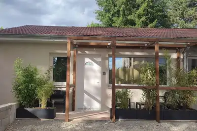 Image de Studio dans propriété privée neuf avec terrasse bien situé