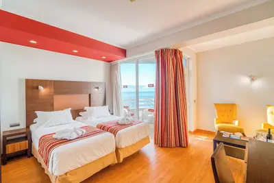 Image de Proximity At Its Best! Swimming Pool, Parking, Sea View, and Kitchenette