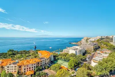 Image de Beachfront Hotel with Private Balcony, Sea View, Outdoor Pool and Spa!