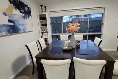 Image de 5 bedrooms single story New house in heart of Marsden Park (No Stairs)