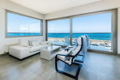 Villa \"Bohemi\" en bord de mer, Wi-Fi et climatisation dans les chambres