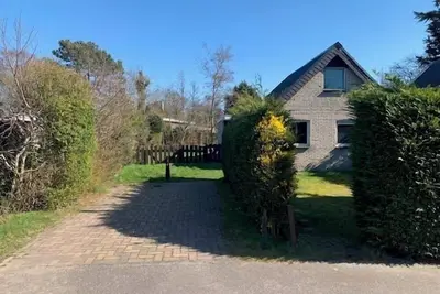 Comfortable 5-person holiday home, spacious enclosed garden, air conditioning, washing machine, dryer and WiFi on quiet holiday park