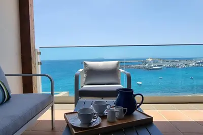 Image de Appartement de vacances 'Seaview Limones' avec vue sur la mer, terrasse privée et Wi-Fi