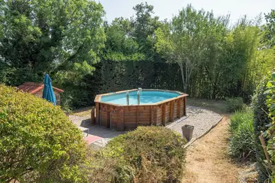 Image de Maison de vacances 'Belle Maison En Pierre' avec piscine privée, terrasse privée et jardin privé