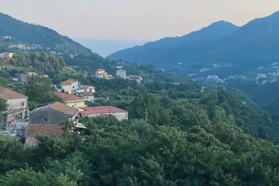 Image de A pop suite in the blue of the Coast in the beautiful setting of the Lattari Mountains