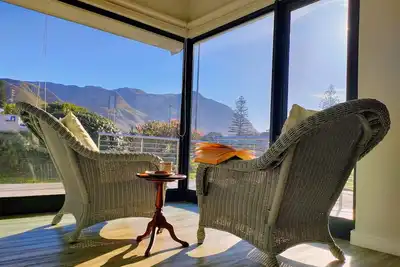 Image de Seaside family holiday home with exquisite mountain view (disabled-friendly)