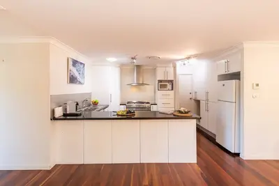 Image de 70 Pacific Avenue - Saltwater Pool, Air Con and Wi-Fi