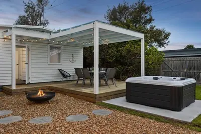 Image de Sunny Shores | Family Retreat with Heated Spa